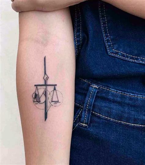 tatuajes del signo de libra|Tatuajes de Libra: 100 hermosas ideas, significados y bocetos.